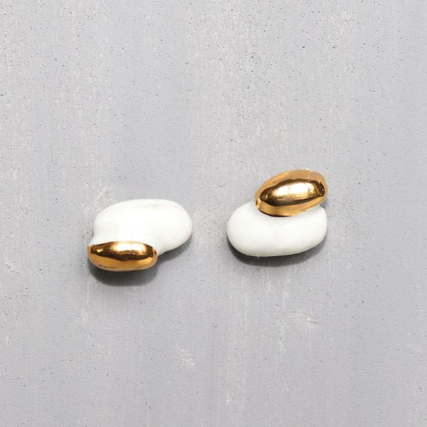 White pebble with gold No. 2