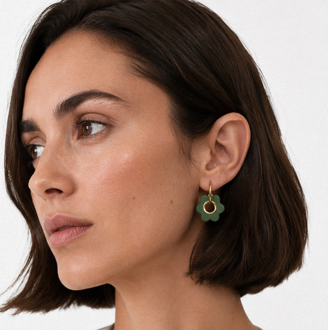Flower power green dangle earrings - Image 3